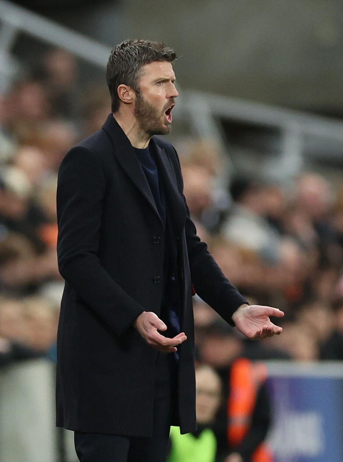 开云网站入口官网-愤怒卡里克赛后不理曼联球员！又一将受伤雪上加霜，错误换人致败