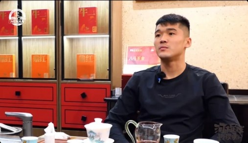 开云集团官网-钟义浩谈战胜海港：不像外界说的爆冷，河南队现在有进攻也有防守